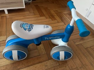 Correpasillos Peradix azul y blanco