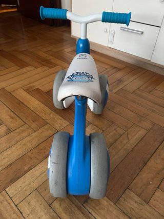 Correpasillos Peradix azul y blanco