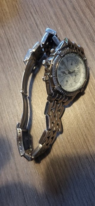 Un reloj de pulsera único