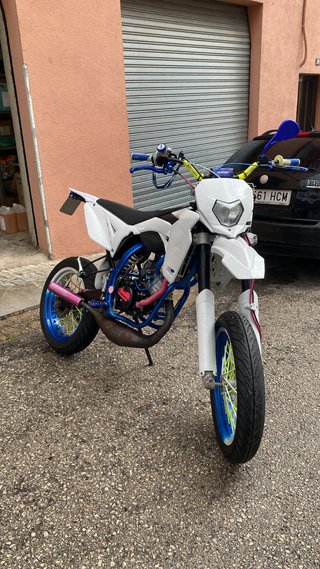 Placas Sherco SM RS 50 pintadas por planchista