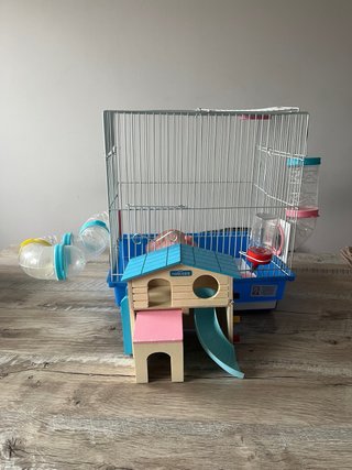 Jaula para hámster con accesorios
