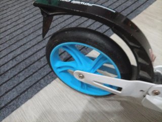 Patinete Ruedas Azules