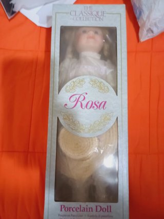 Muñeca de Porcelana Rosa Colección Classique