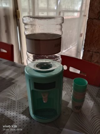 Dispensador de agua de juguete