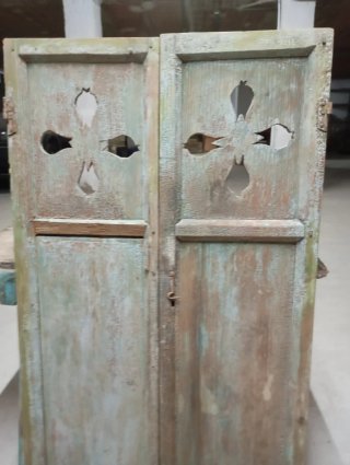 Puerta  Alacena Antigua con granadas 104x58cm