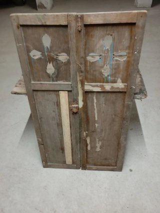 Puerta  Alacena Antigua con granadas 104x58cm