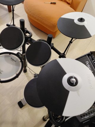 Roland TD-02KV + CY-8 Batería Electrónica