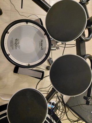 Roland TD-02KV + CY-8 Batería Electrónica