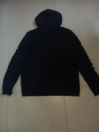 Sudadera Negra Forever Young. Sin marca