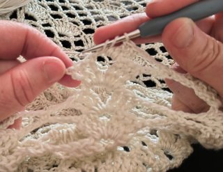Chal de crochet de algodón beige