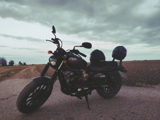 Hyosung Bobber 125cc Cruiser Negra, 2024, 7000km