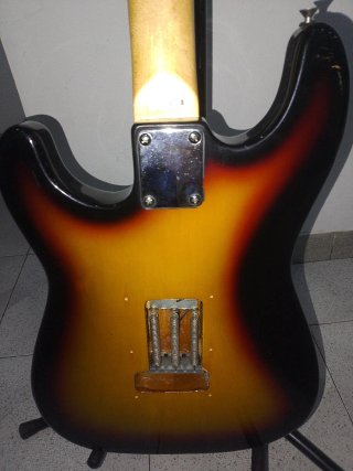 Guitarra Eléctrica Vantage Sunburst