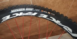 Bicicleta eléctrica enduro