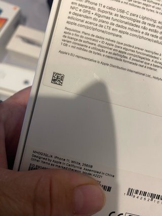 iPhone 11 Caja Blanca y Iphone 7 plus negro