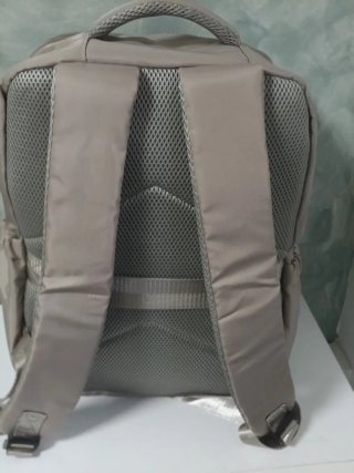 Mochila de viaje al vacío gris