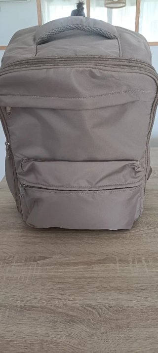 Mochila de viaje al vacío gris