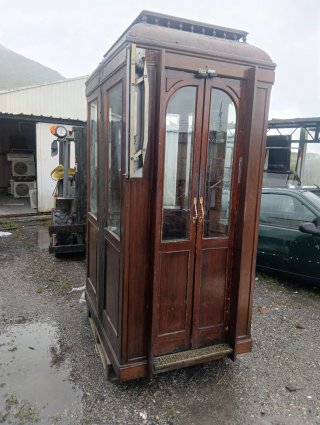 Ascensor antiguo madera principios siglo XX 1927