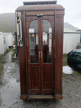 Ascensor antiguo madera principios siglo XX 1927
