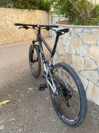 Bicicleta de Montaña Giant Doble Suspensión