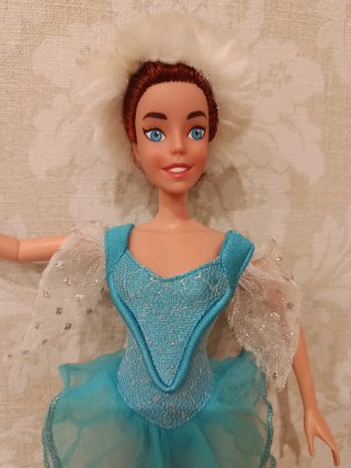 Muñeca Anastasia Patinaje Celeste Disney