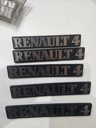 Insignias Renault 4