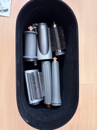 Dyson Airwrap Moldeador y Secador Casi Nuevo