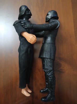 Figuras Darth Vader y Kylo Ren