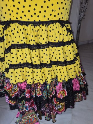 Falda flamenca volantes lunares