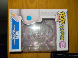 Caja Funko Pop Mew Pokémon 643