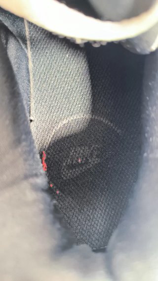 Zapatillas Nike Blancas y Rojas