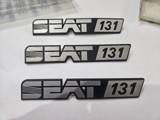 Emblema SEAT 131
