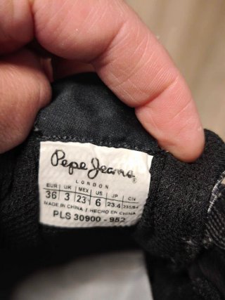 Zapatillas Pepe Jeans negras y plateadas