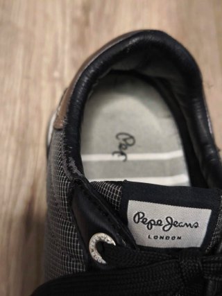 Zapatillas Pepe Jeans negras y plateadas