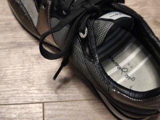 Zapatillas Pepe Jeans negras y plateadas