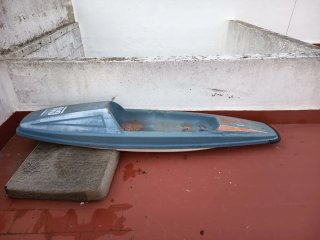 Kayak azul para una persona