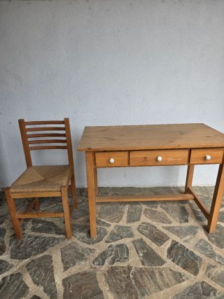 Escriptori i Cadira fusta pi / Escritorio y silla