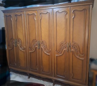 Dormitorio vintage cama 2mesitas comidin y armario