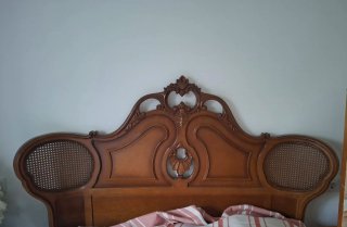 Dormitorio vintage cama 2mesitas comidin y armario