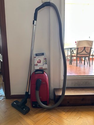 Aspiradora Miele Roja Special