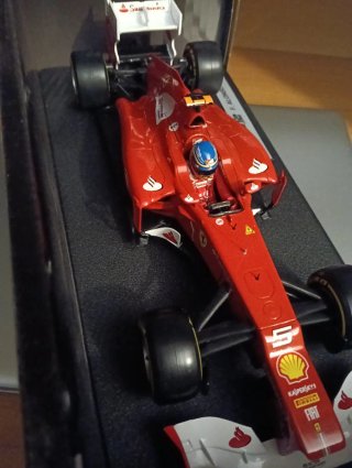 Ferrari F2012 Alonso Hot Wheels 1:18