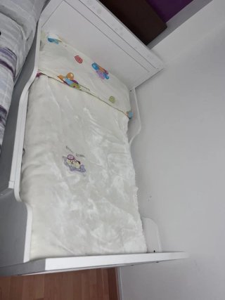 Cama infantil extensible IKEA blanca