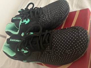 Saucony Grid 9000 zapatillas negras con lunares
