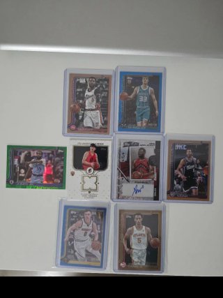 Lote 8 cartas Topps NBA 2025: Auto, Parche, 6 Num.