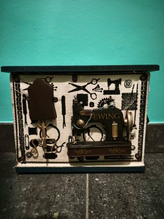 Caja Decorativa Máquina de Coser Vintage