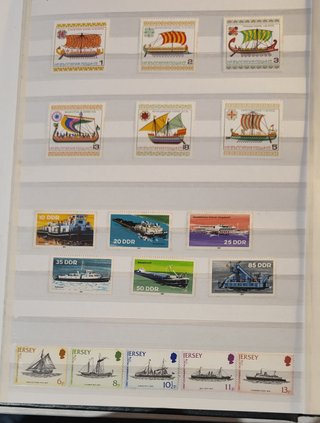 Sellos de barcos de distintos países.