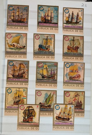 Sellos de barcos de distintos países.