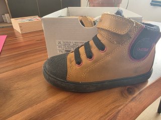 Zapatillas diferentes tallas