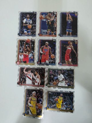 Lote gigante inserts 98 cartas Topps NBA 2025-26