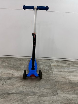 Patinete 3 ruedas, las dos delanteras con luces!!!