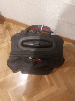 Maleta Jansport Negra con Ruedas